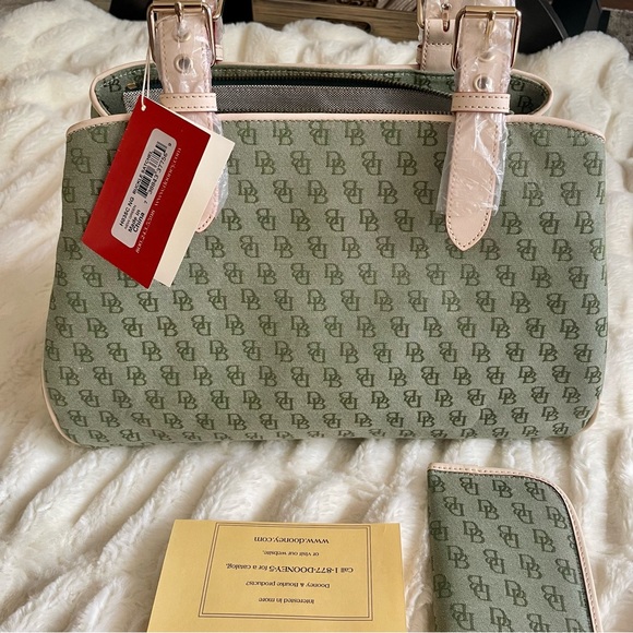 New Dooney & Bourke Signature Monogram Logo Buckle Satchel- Green - Picture 1 of 12